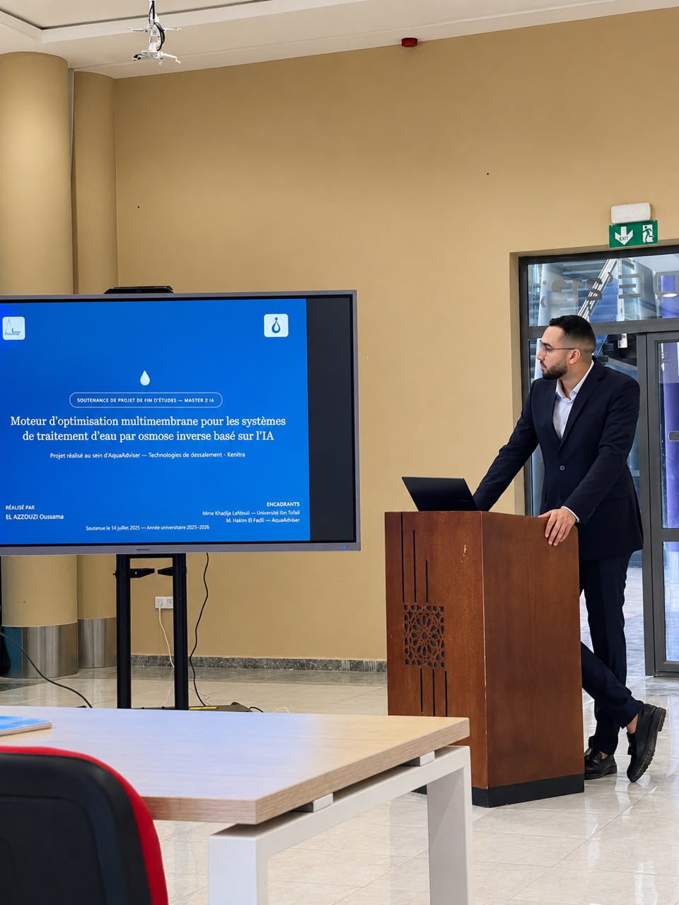 Oussama El Azzouzi presenting his Master's thesis defense in Artificial Intelligence